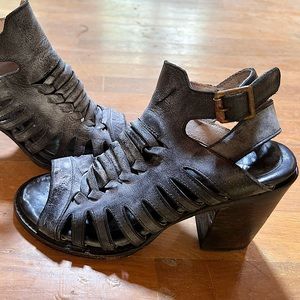 Freebird black distressed heels